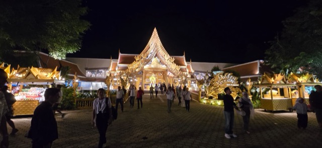 Swann Travels group photograph